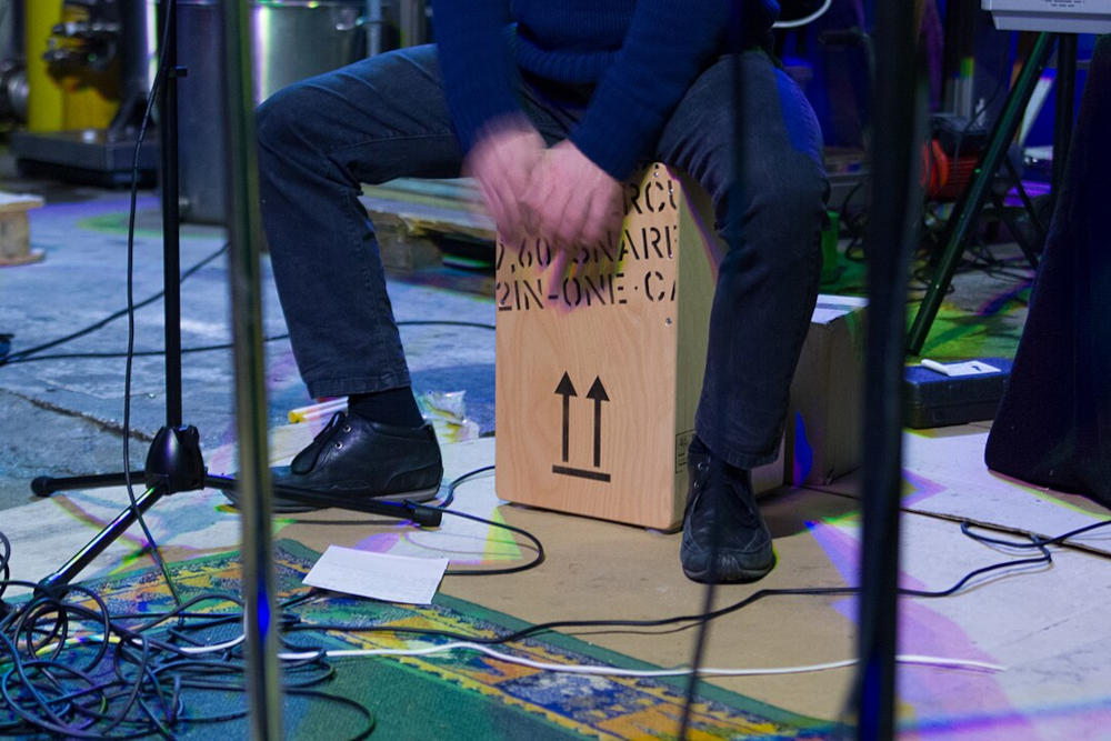 el cajón o caja, uno de los instrumentos del flamenco más importantes